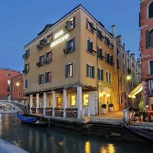 arlecchino-venice.hotelslidodijesolo.com/