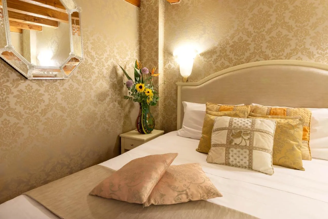 **** Hotel Duodo Palace Benátky Itálie